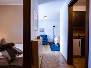 2 chambres, bureau, fer et planche à repasser, accès Internet