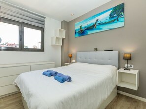 3 bedrooms, iron/ironing board, WiFi