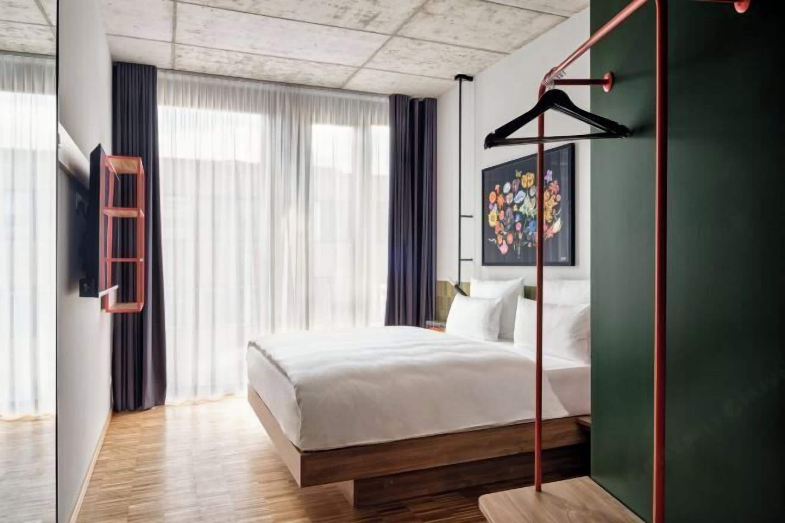 Caja de seguridad en la habitación y sistema de insonorización 