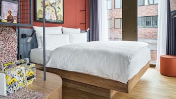 In-room safe, soundproofing, free WiFi, bed sheets