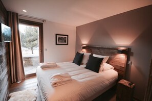 2 chambres, fer et planche à repasser, lit parapluie, Wi-Fi gratuit