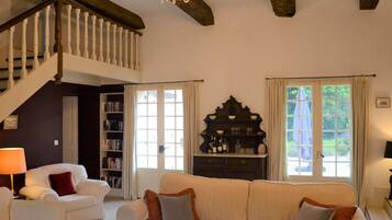 TV, fireplace, table tennis