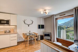 Interior - Apartment Fermes du Montenvers B11- Alpes Travel - Central Chamonix (sleeps 4) (Chamonix-Mont-Blanc)