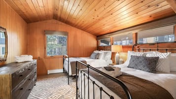 4 bedrooms, iron/ironing board, WiFi, bed sheets