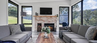 Eco-Luxe Villa  on 146 acres in Kangaroo Valley-breathtaking views,wild swimming