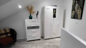 2 chambres, bureau, lit parapluie, Wi-Fi gratuit