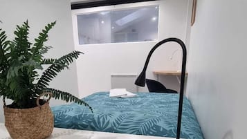 2 slaapkamers, een bureau, reisbedje, gratis wifi