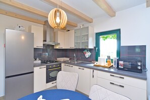 Fridge, microwave, oven, stovetop - House 2157/53935 (Istria - Žminj), 20000m from the beach (Žminj)