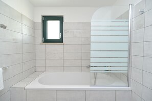 Bathtub