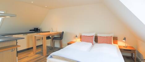 Free WiFi, bed sheets