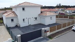 Exterior - 8-bed house with heated pool (Mimizan)