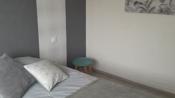 3 bedrooms, free WiFi, bed sheets