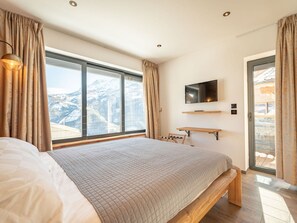 5 bedrooms, free WiFi