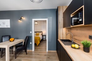 Dining - 250m from the beach, modern, air-conditioned, 2 persons (Porec)