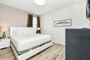 8 quartos, cofres nos quartos, ferros/tábuas de passar roupa