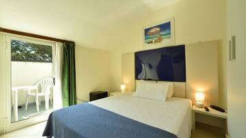 Classic Single Room | Down duvets, in-room safe, desk, free WiFi