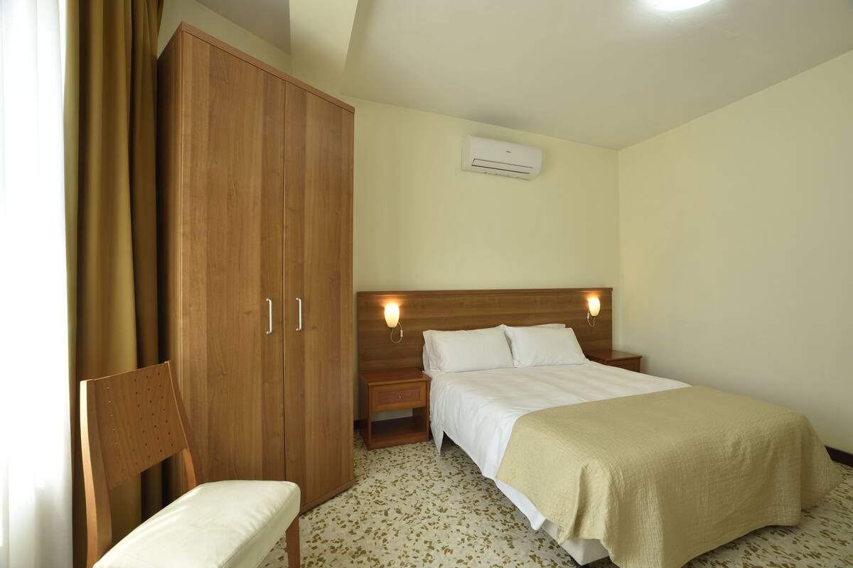 Down comforters, in-room safe, desk, free WiFi