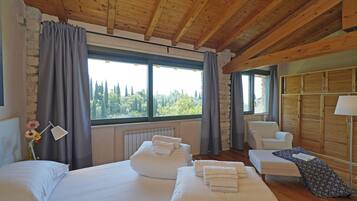 8 Schlafzimmer, Zimmersafe, Bügeleisen/Bügelbrett, kostenloses WLAN