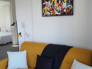 Interior - Beachfront Apartment with Modern Amenities in Royan (Royan)