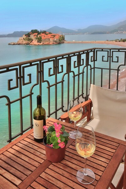 Sveti Stefan Beach Apartment