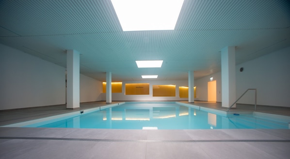 Piscine intérieure, piscine chauffée