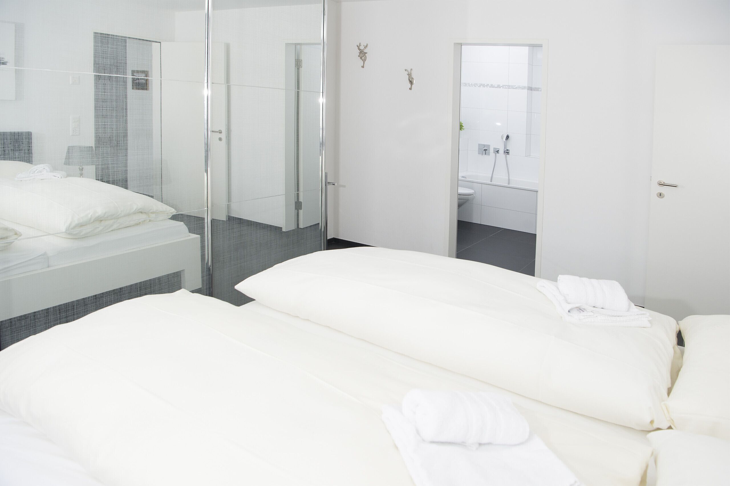 2 bedrooms, WiFi (free), bed sheets