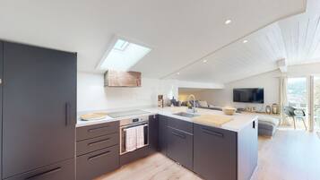 Réfrigérateur, four, lave-vaisselle, cafetiÚre/bouilloire