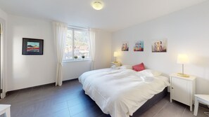 3 bedrooms, free WiFi, bed sheets