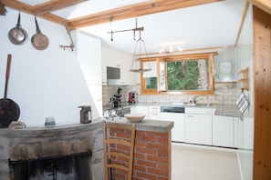 Fridge, oven, dishwasher, coffee/tea maker - Large chalet with panoramic views (Churwalden)