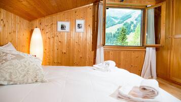 4 bedrooms, free WiFi, bed sheets