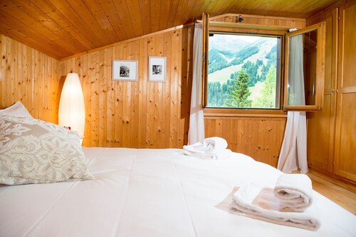 Large chalet with panoramic views