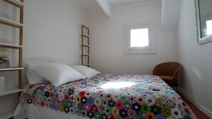 2 chambres, fer et planche à repasser, Wi-Fi gratuit, draps fournis