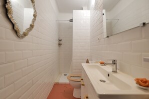 Unclassified image, 4 of 14, button - 2-star apartment in writer's house (Sommières)