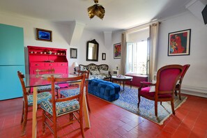 Unclassified image, 3 of 14, button - 2-star apartment in writer's house (Sommières)