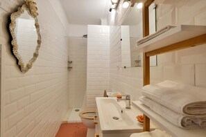 Unclassified image, 2 of 14, button - 2-star apartment in writer's house (Sommières)
