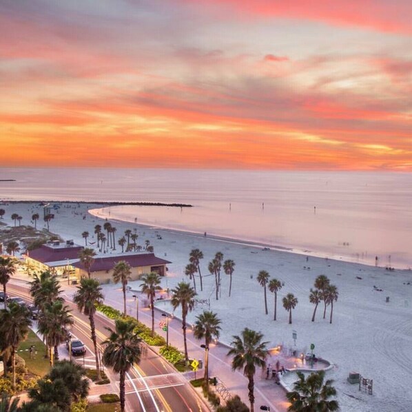 Beach nearby - 116 Pool Kitchen Beach Self Checkin Free Parking (Clearwater)