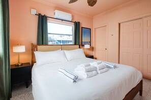 1 soverom, skrivebord, strykejern/-brett og wi-fi