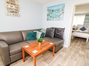 Cottage | Interior - Cwtsh Cragen (New Quay)