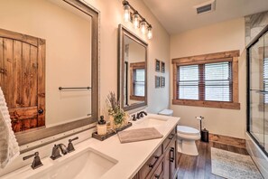 Hair dryer, towels - Mountainside Family Retreat w/ Deck in Banner Elk! (Banner Elk)