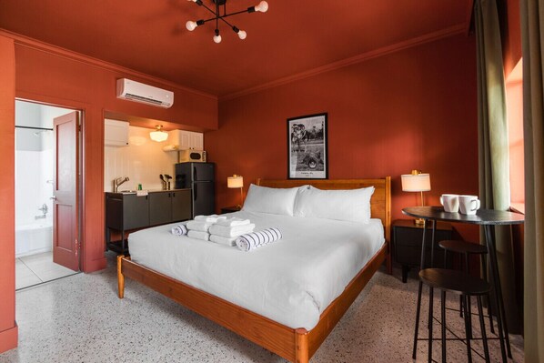1 bedroom, desk, iron/ironing board, WiFi