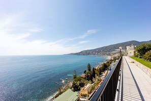 Property grounds - Condo Patrizia Seaside Holiday Apartment for 4 People NEW! (Ospedaletti)