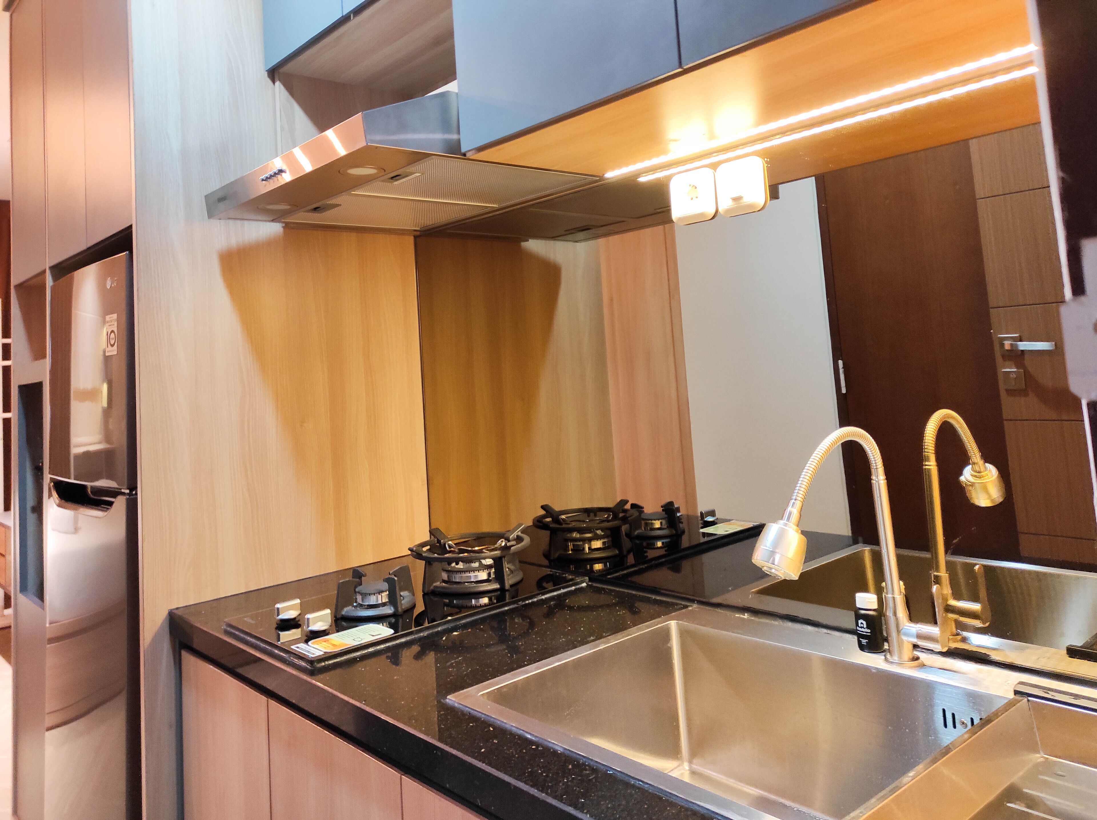 Room | Private kitchen | Fridge, stovetop, cookware/dishes/utensils