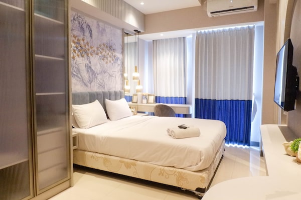 Grand Luxurious And Spacious Studio At Benson Supermall Mansion Apartment - Surabaya