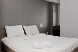 Room | 2 bedrooms, free WiFi, bed sheets - Modern 2Br At Springlake Summarecon Bekasi Apartment (Bekasi)