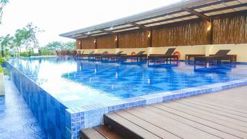 Kolam renang outdoor