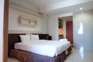 1 bedroom, free WiFi, bed sheets - Best Deal Studio Apartment At High Point Serviced (Surabaya)