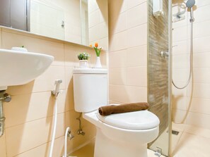 ห้องพัก | ห้องน้ำ | ฝักบัว, ของใช้ในห้องน้ำฟรี, ผ้าเช็ดตัว