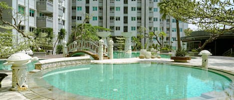 Kolam renang outdoor