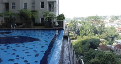 Deluxe 2Br Apartment At Parahyangan Residence