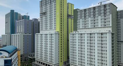 Comfort And Minimalist 2Br At Maple Park Sunter Apartment